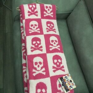 Novogratz Halloween Skull with Bones Blanket